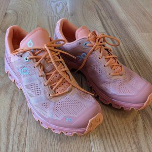 BRAND NEW: ON RUNNING Cloudventure Women’s Running Shoes (Size 8)